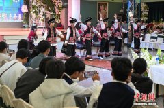 年末欢聚 昆明华文学校学子同台迎新年